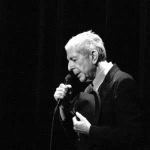 leonard cohen siyah beyaz fotoğraf