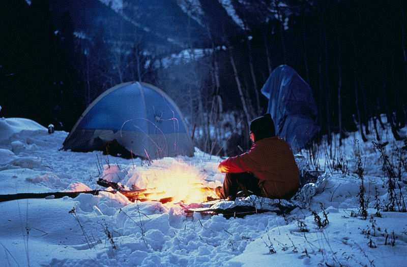 kışın kamp yapmak kamp ateşi