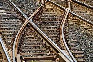 tren rayı seçim karar
