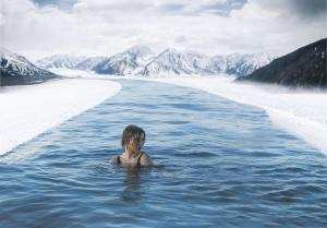 extreme sporlar ice swimming