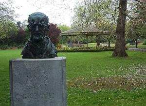 james joyce büst