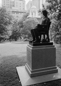 Edgar Allan Poe Heykeli