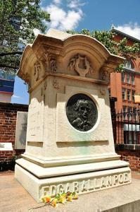 Edgar Allan Poe mezarı