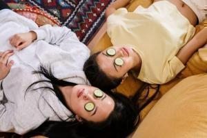 sağlıklı bir cilt kızlar salatalık maskesi