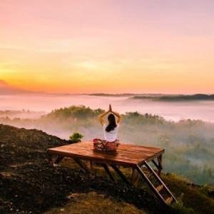 woman meditation lykke