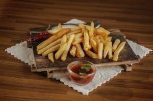 patates kızartması ketçap