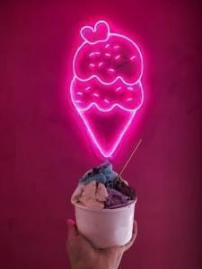 dondurma neon tabela