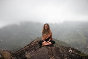 dağ doğa meditasyon