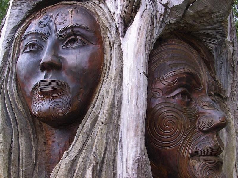 yeni zelanda heykel maori