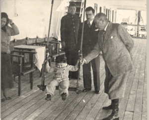 Atatürk ve çocuklar